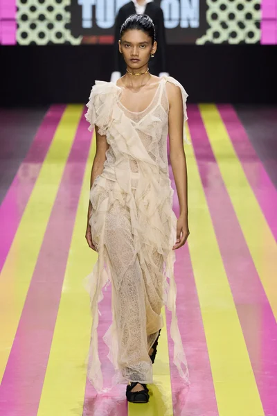 Look 5